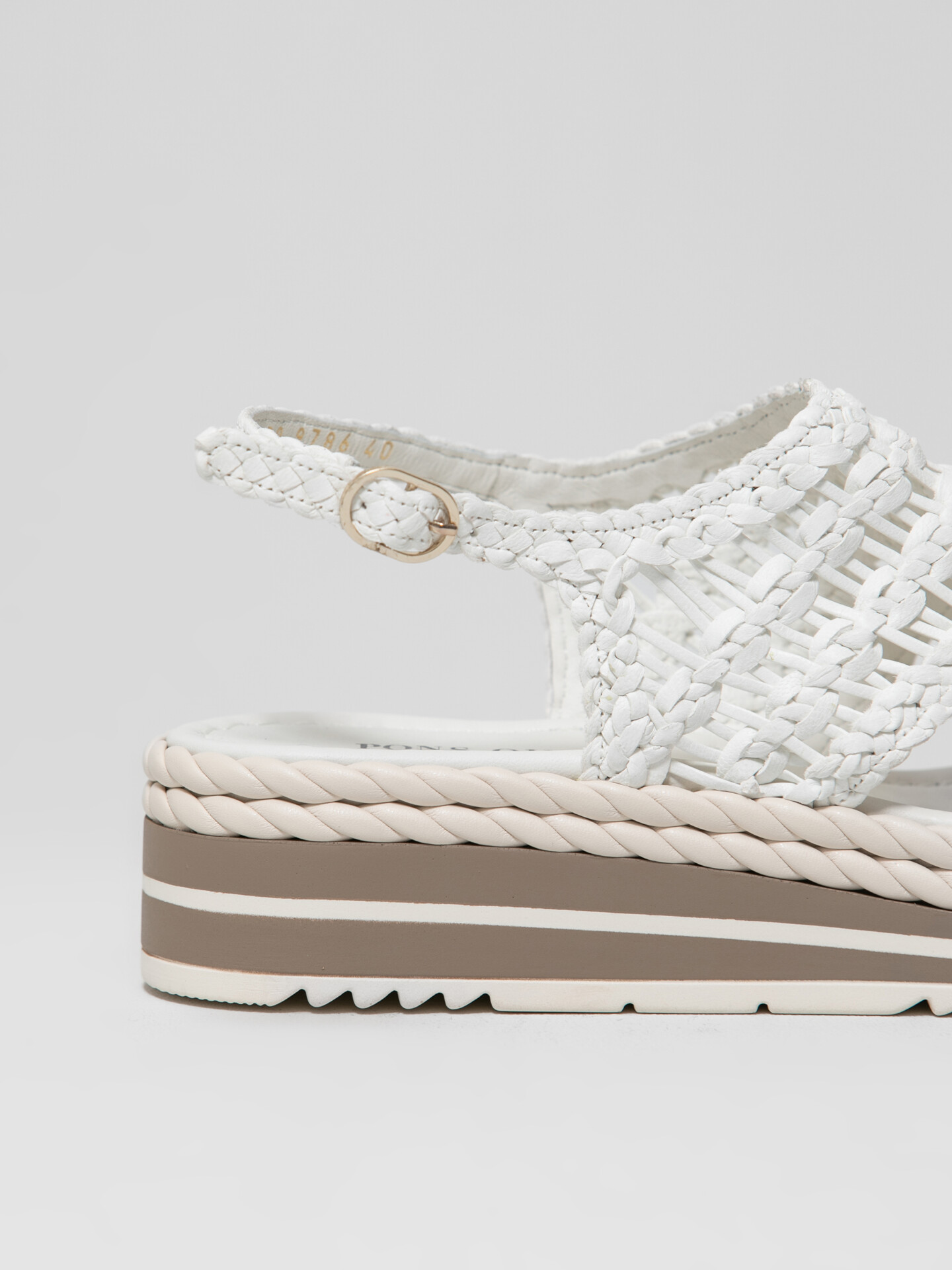 Detailansicht von Plateau-Sandalen von PONS QUINTANA