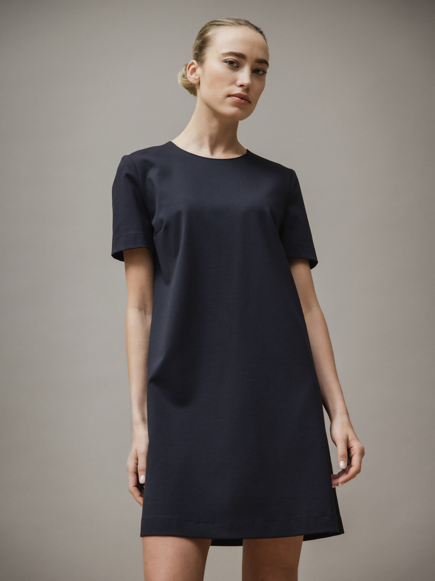 Detailansicht von Kurzes Kleid von HARRIS WHARF LONDON