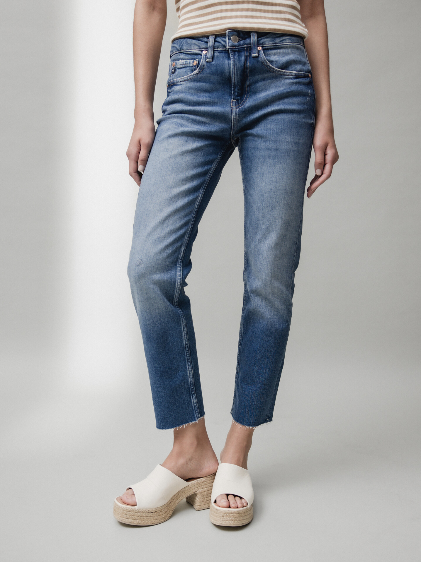 Detailansicht von Girlfriend Jeans von ADRIANO GOLDSCHMIED