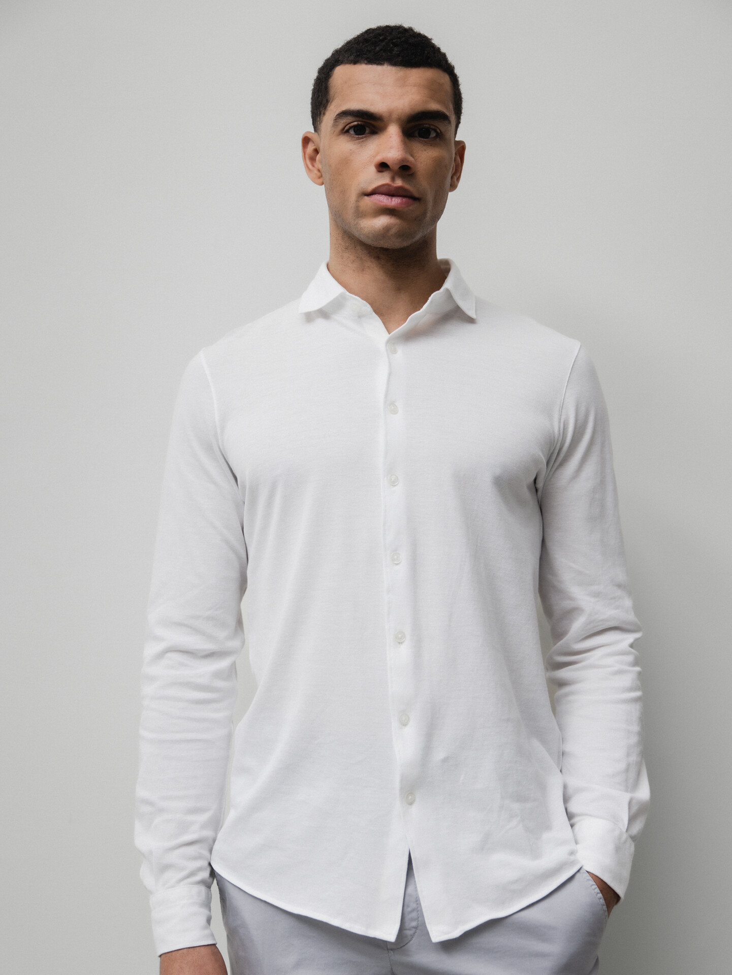 Detailansicht von Baumwollhemd mit Haifischkragen von GRAN SASSO