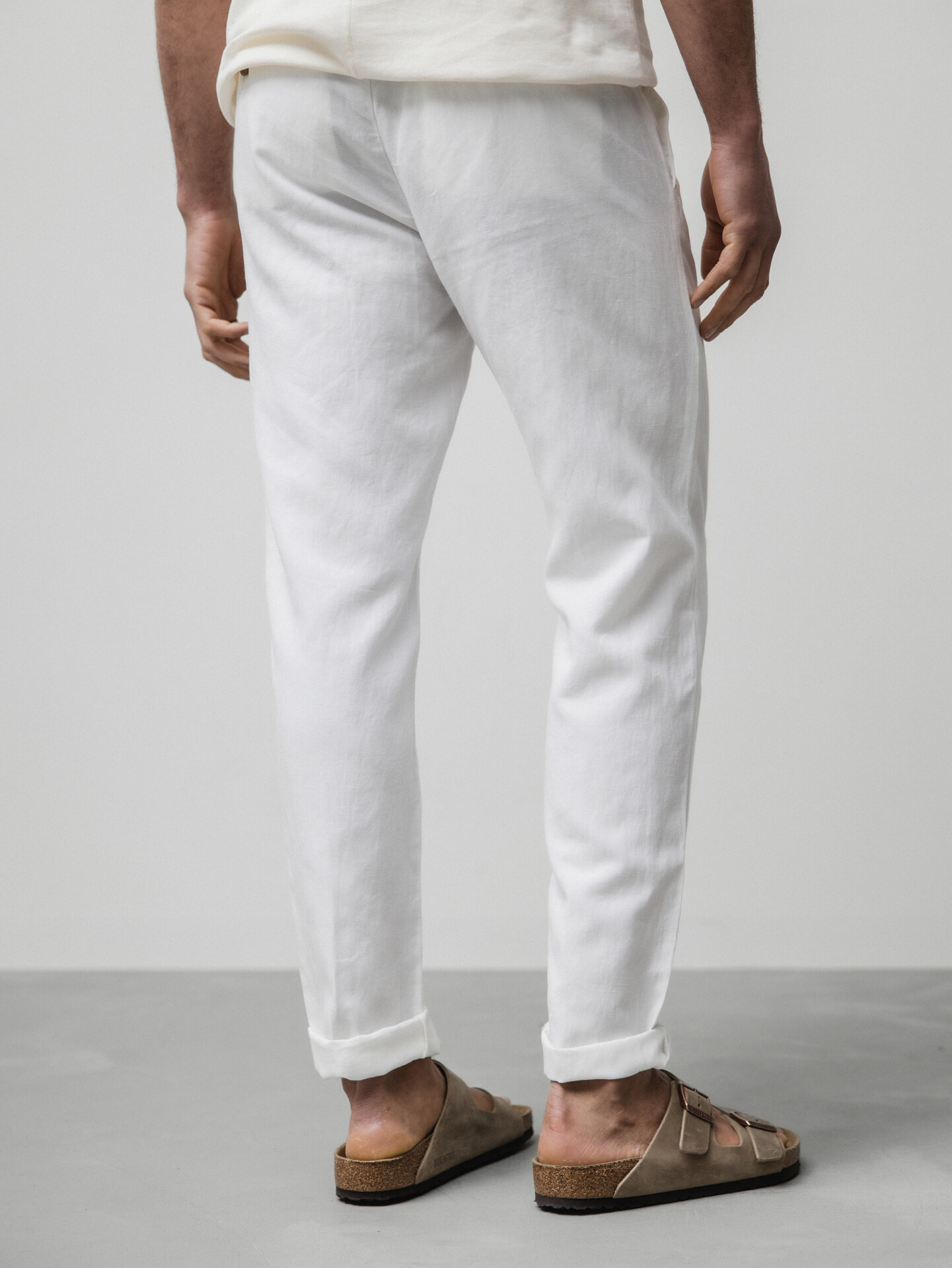 Detailansicht von Lässige Chinohose von MYTHS