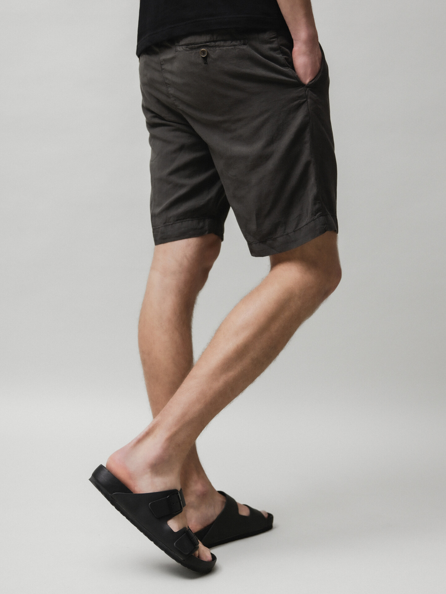 Detailansicht von Bermudas von MYTHS