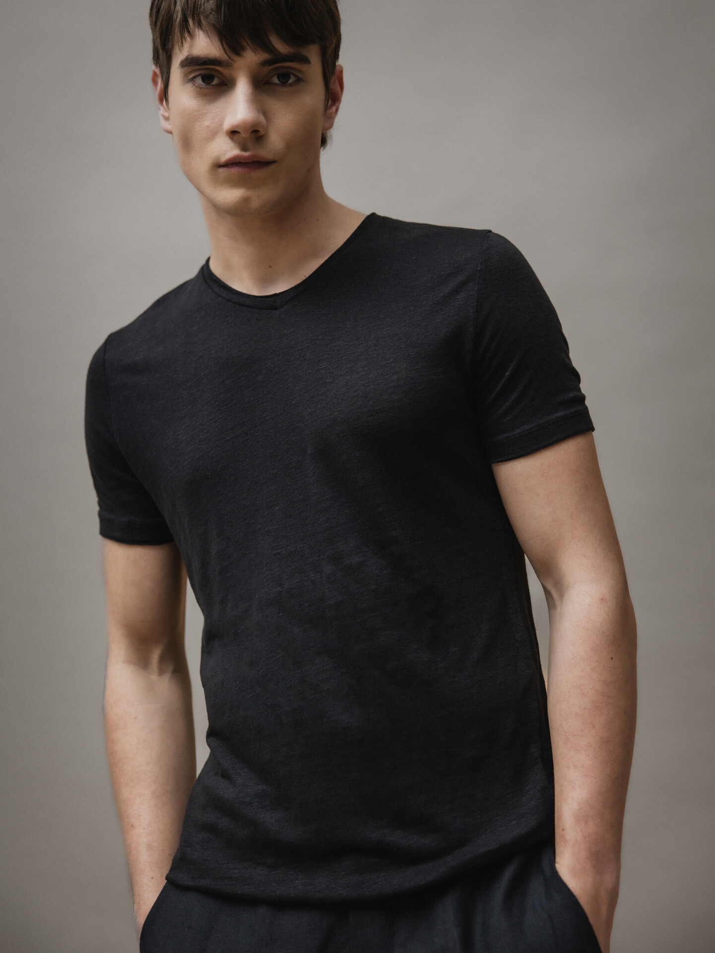 Detailansicht von T-Shirt aus Leinen von KIEFERMANN