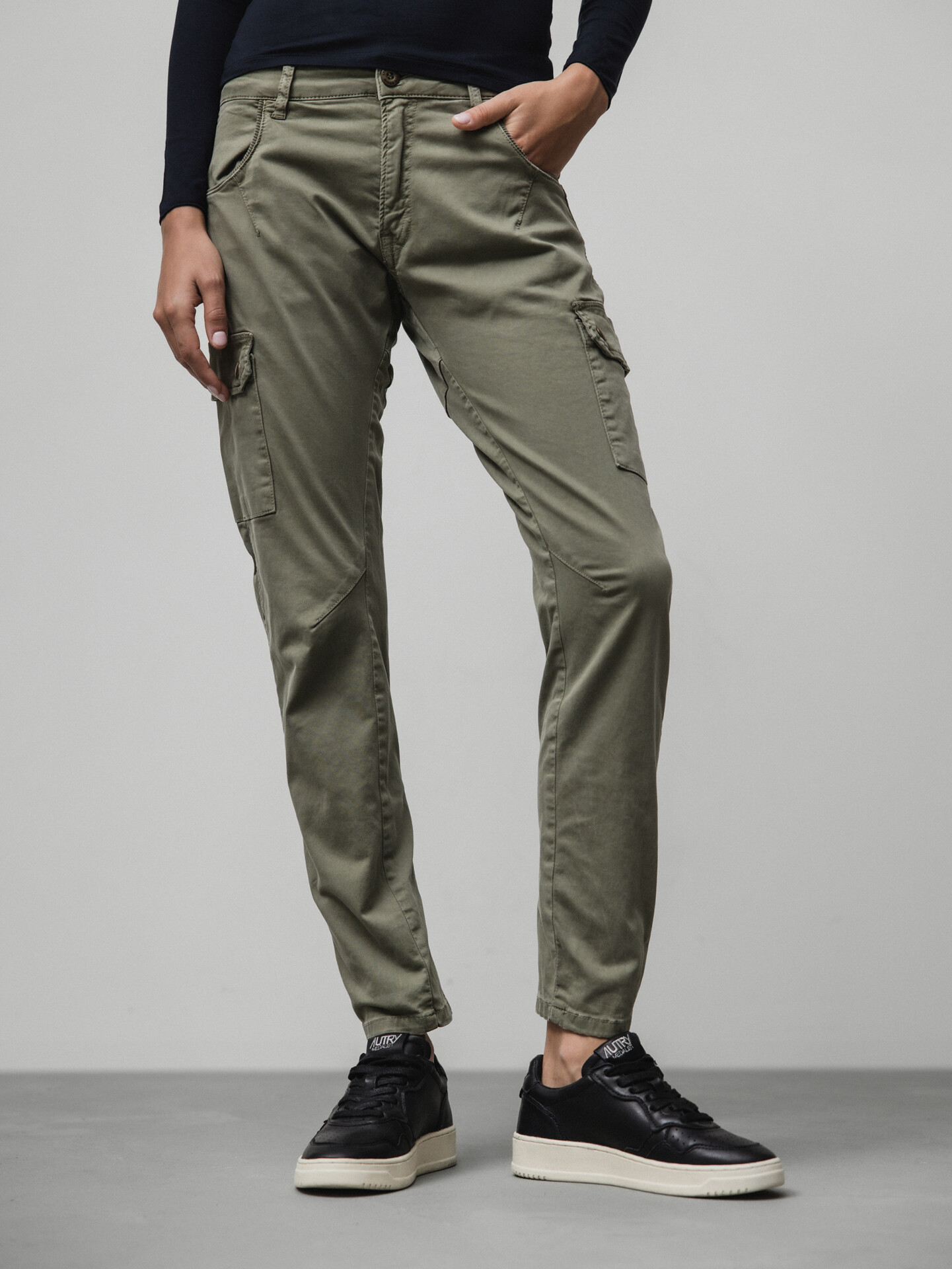 Detailansicht von Cargohose aus Baumwolle von LE TEMPS DES CERISES