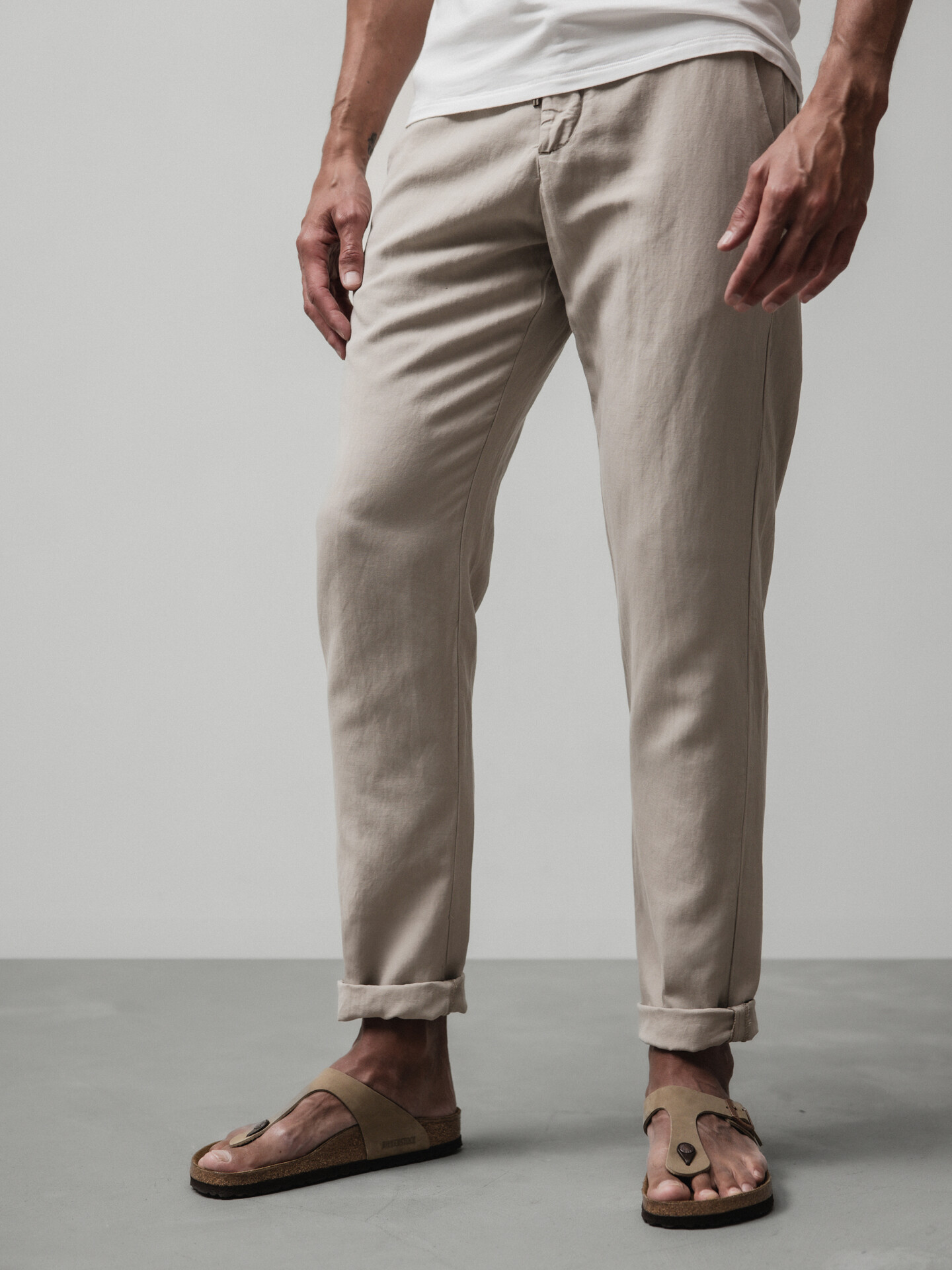 Detailansicht von Lässige Chinohose von MYTHS