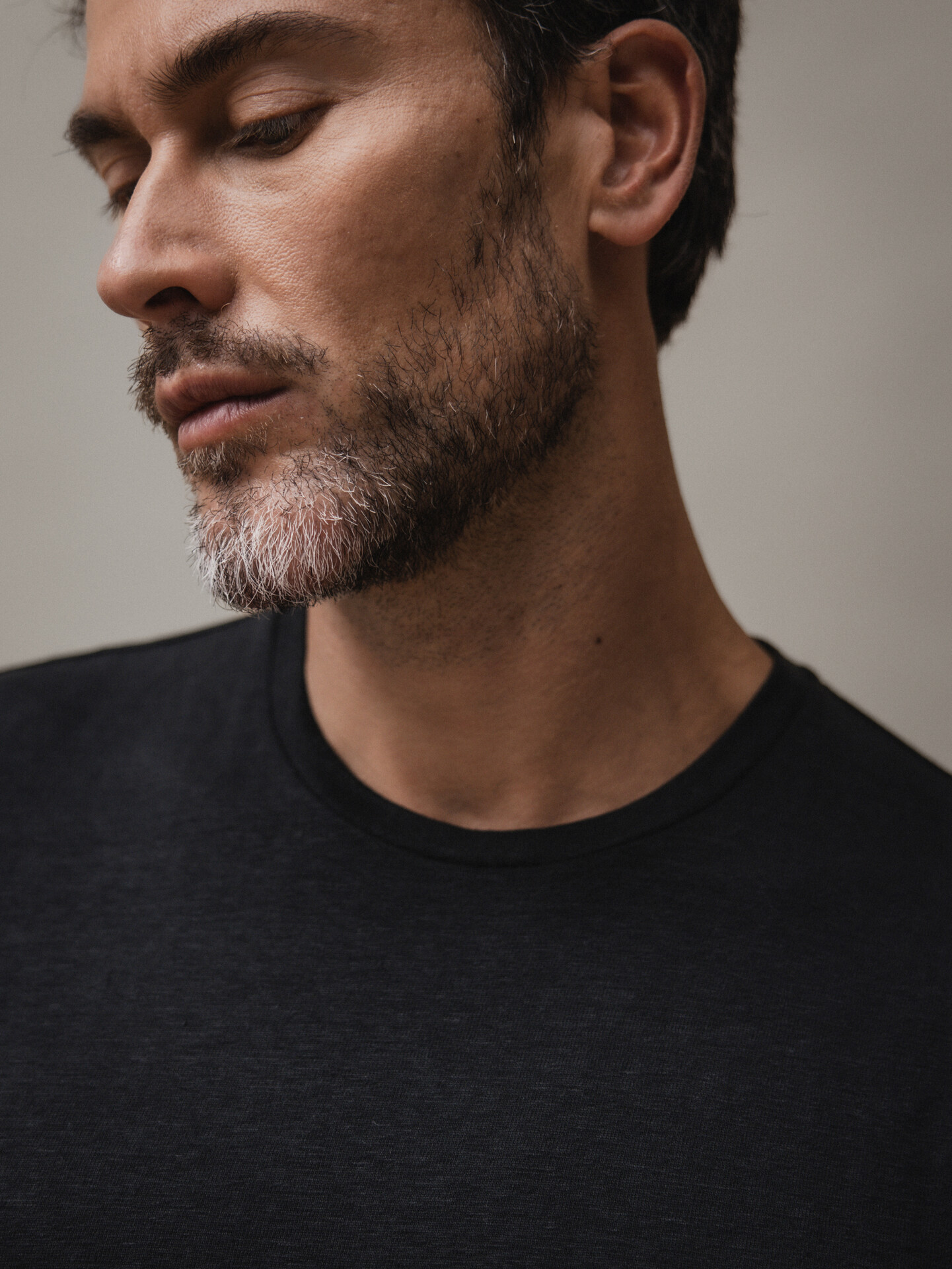 Detailansicht von T-Shirt aus Leinen von STEFAN BRANDT