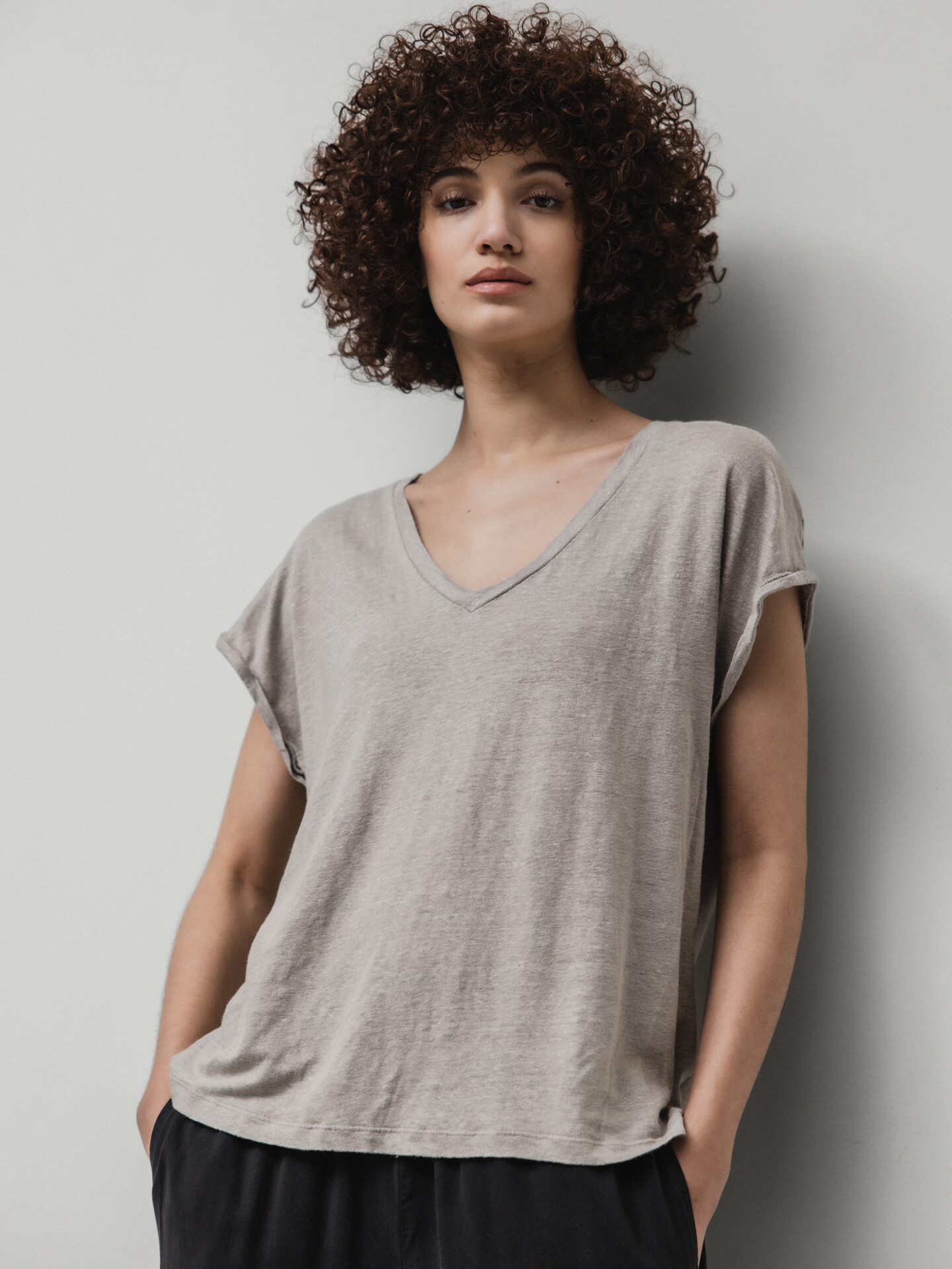 Detailansicht von T-Shirt aus Leinen von DANIELS