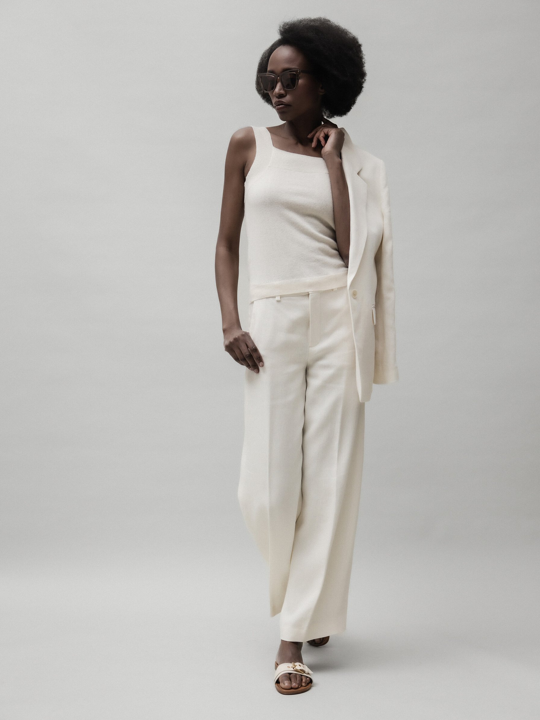 Detailansicht von Weite Hose aus Leinen von DRYKORN