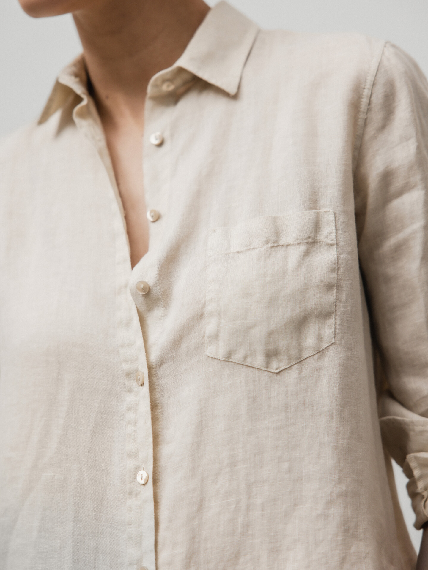 Detailansicht von Leinenbluse von ANTONELLI
