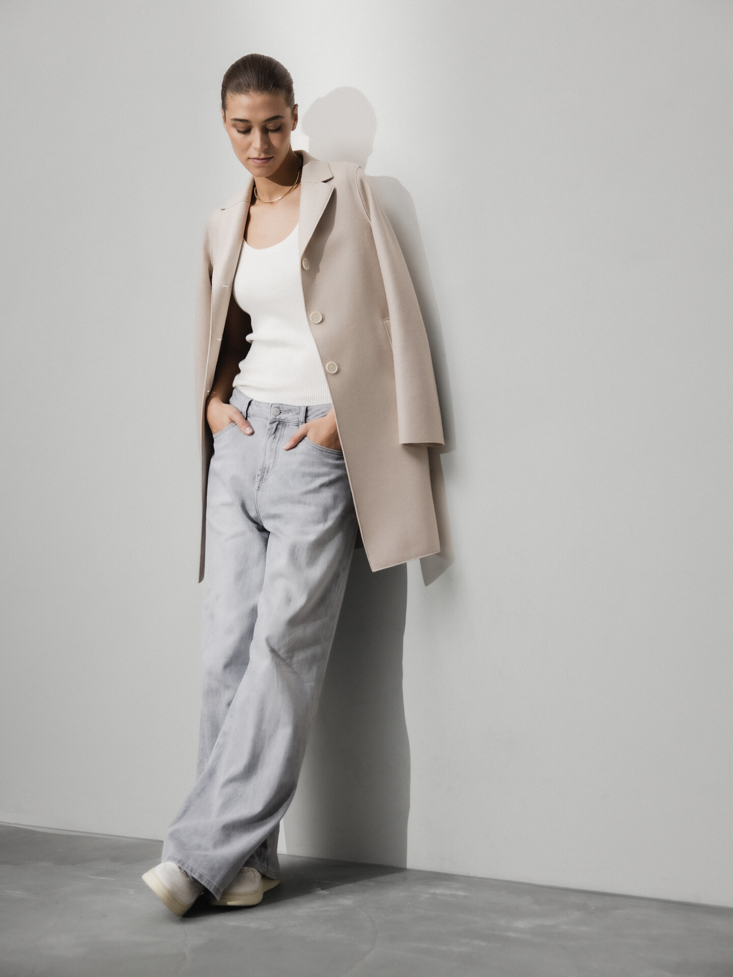 Detailansicht von Schurwollmantel von HARRIS WHARF LONDON