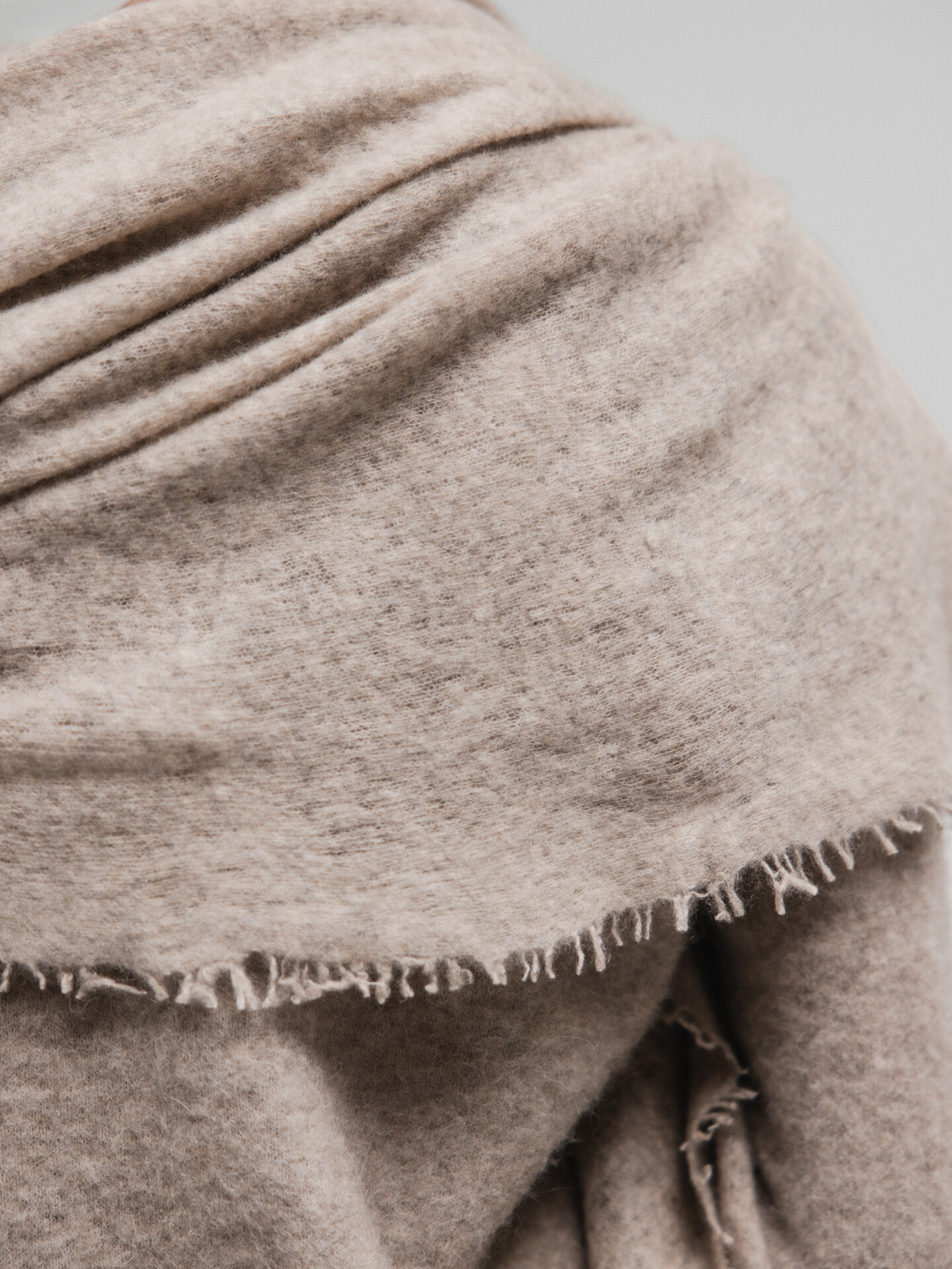 Detailansicht von Schal aus Cashmere von PUR SCHOEN