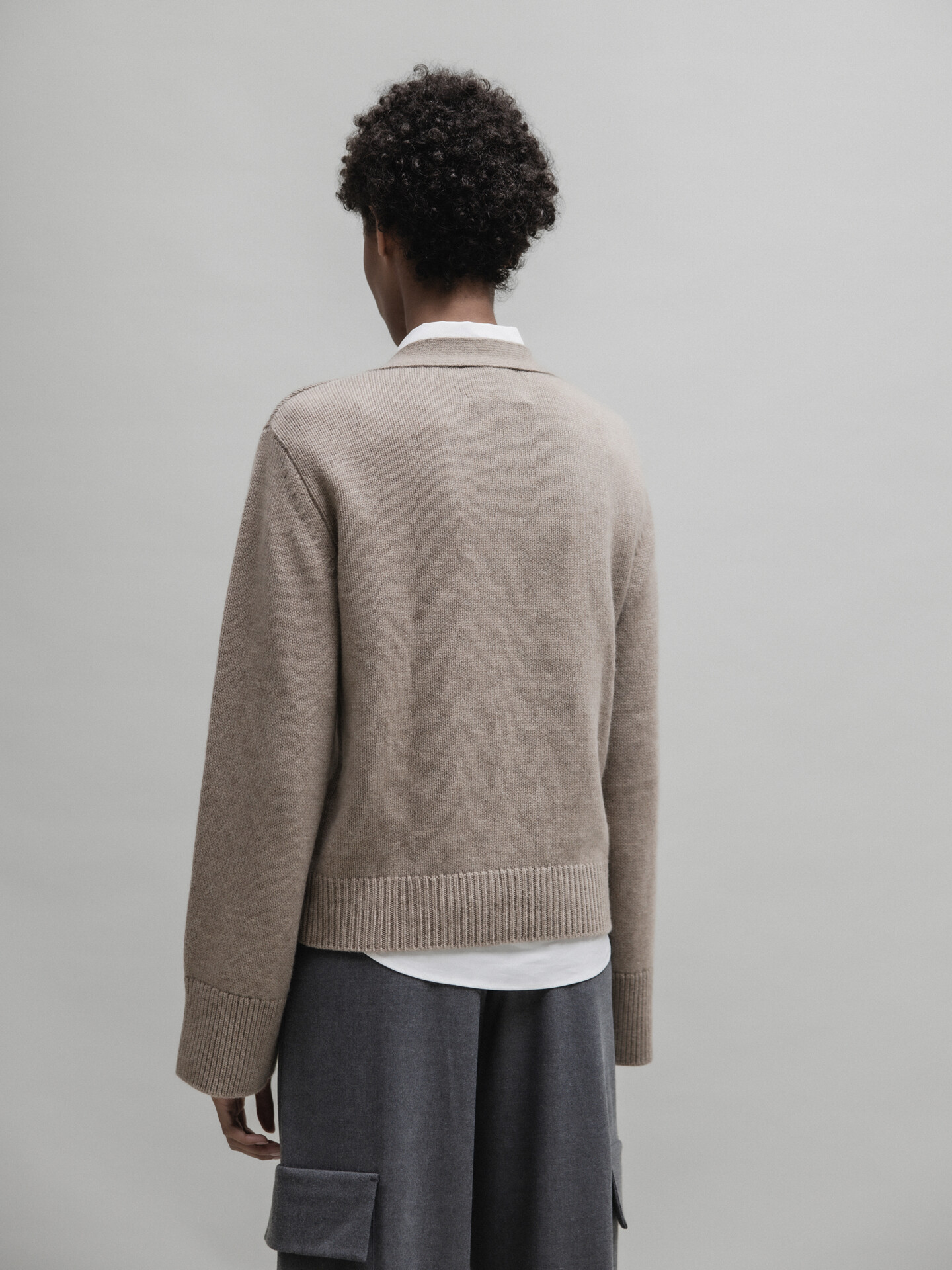 Detailansicht von Strickjacke aus Cashmere von LISA YANG