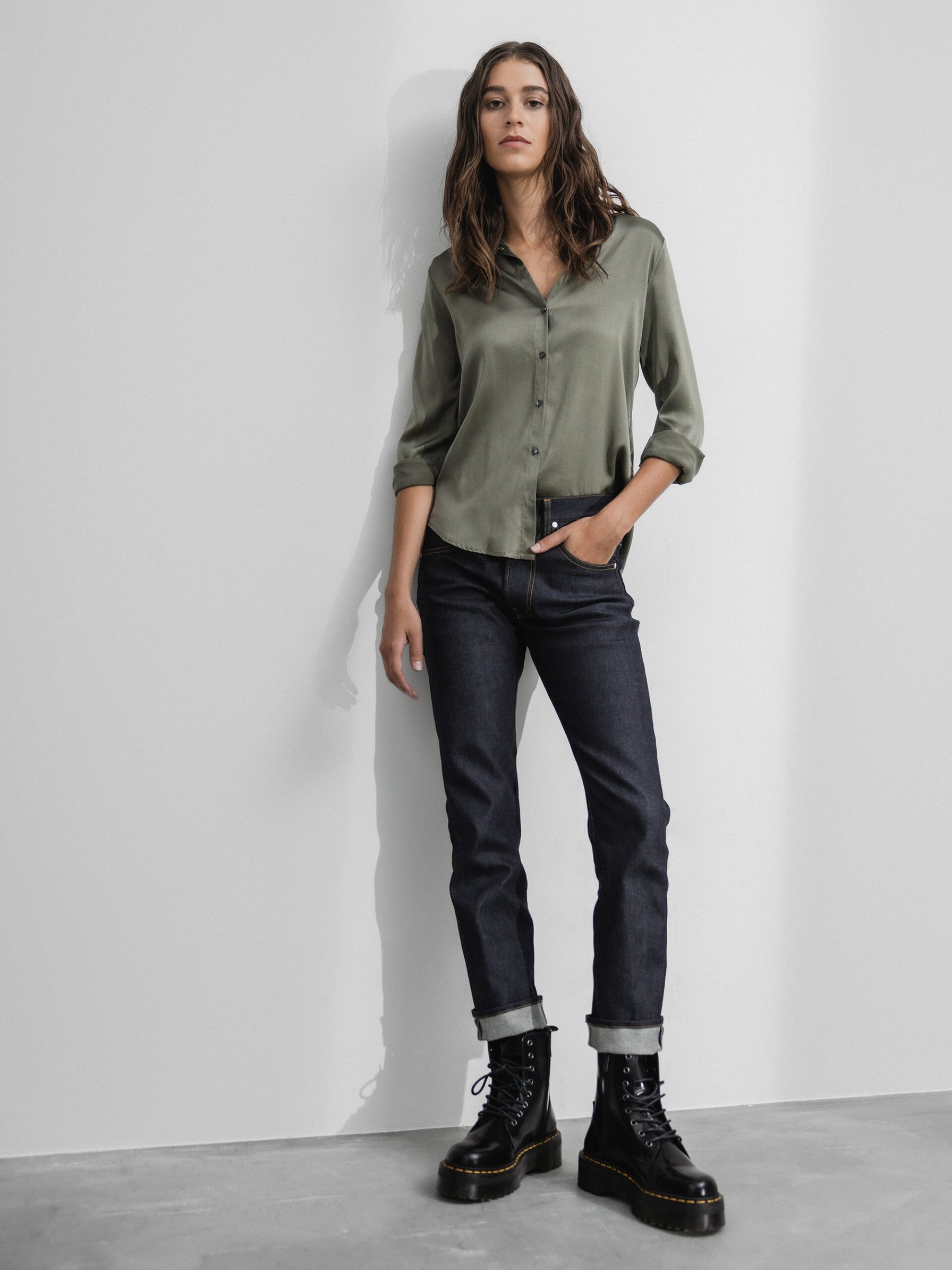 Detailansicht von Seidenbluse von HER SHIRT