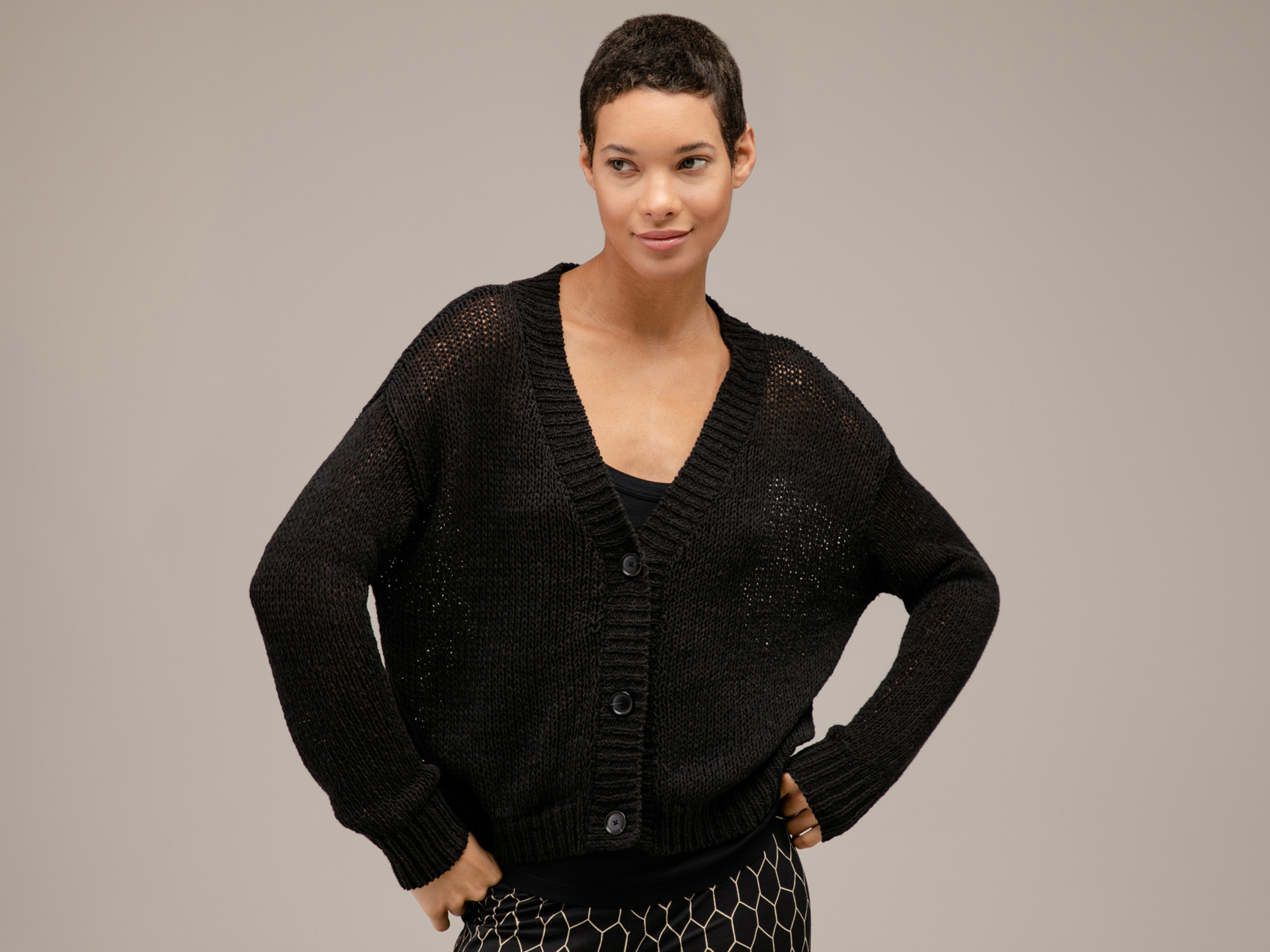 Detailansicht von Strickjacke aus Baumwolle von DANIELS