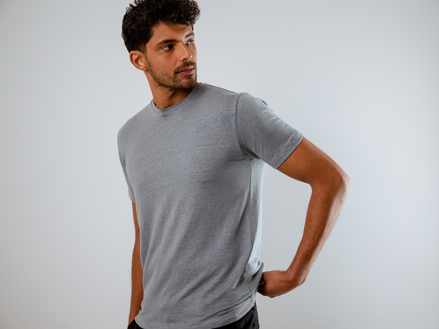 Detailansicht von T-Shirt aus Leinen von STEFAN BRANDT