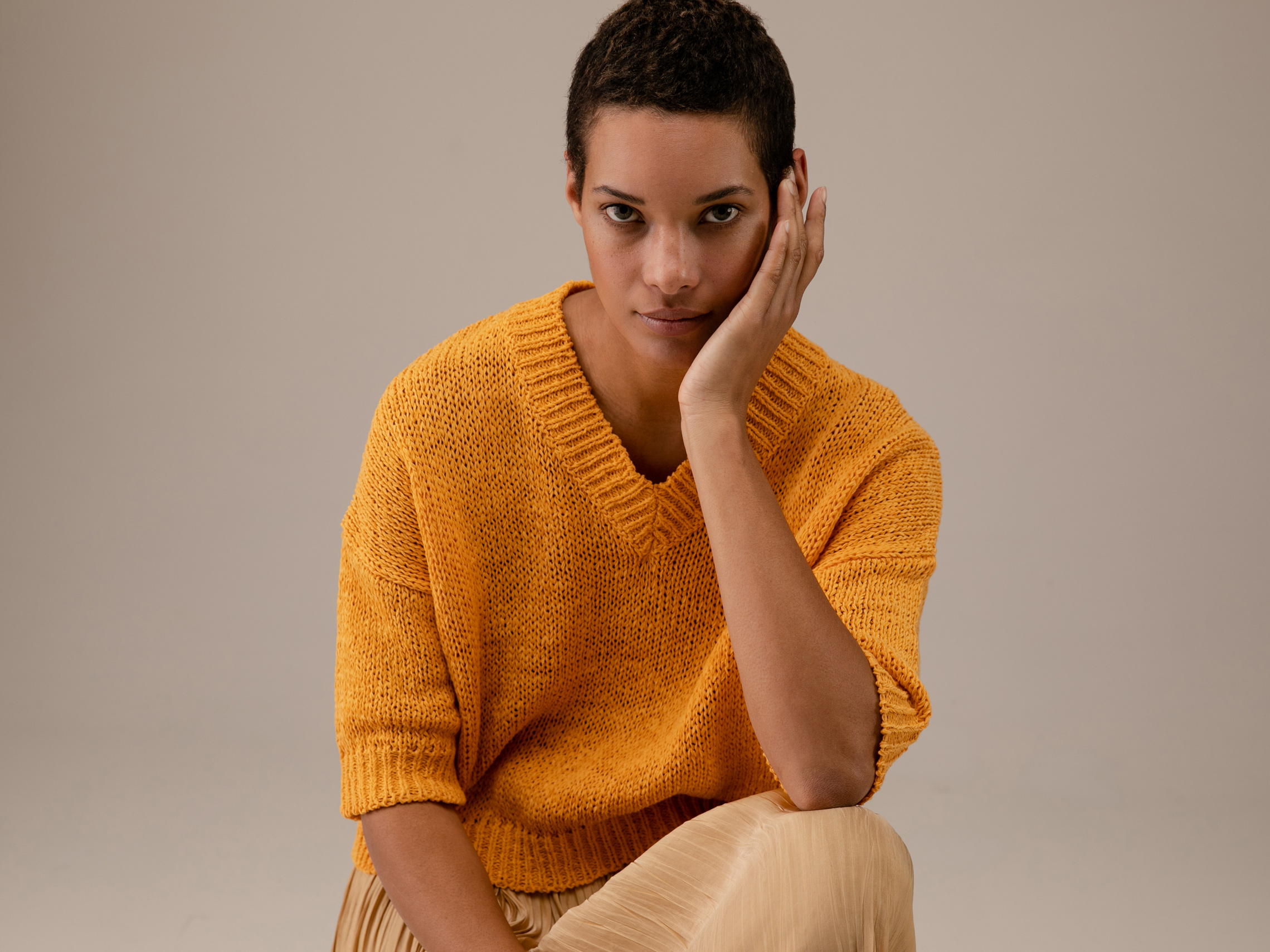 Detailansicht von Kurzarm-Pullover aus Baumwolle von ROBERTO COLLINA