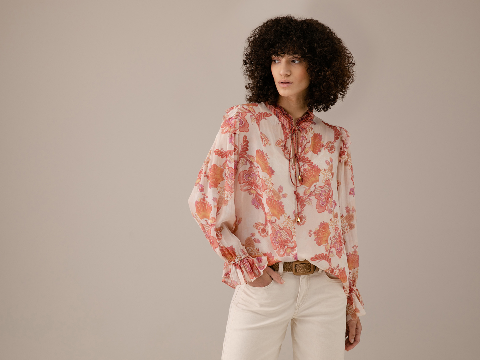 Detailansicht von Gemusterte Bluse mit Rüschung von DREAM CATCHER