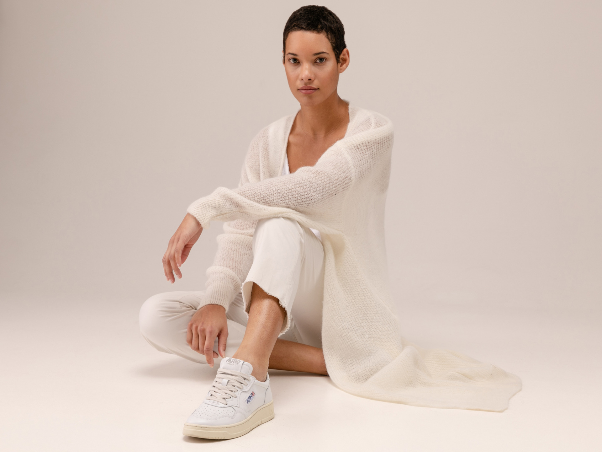 Detailansicht von Langer Cardigan aus Wolle von 10 DAYS